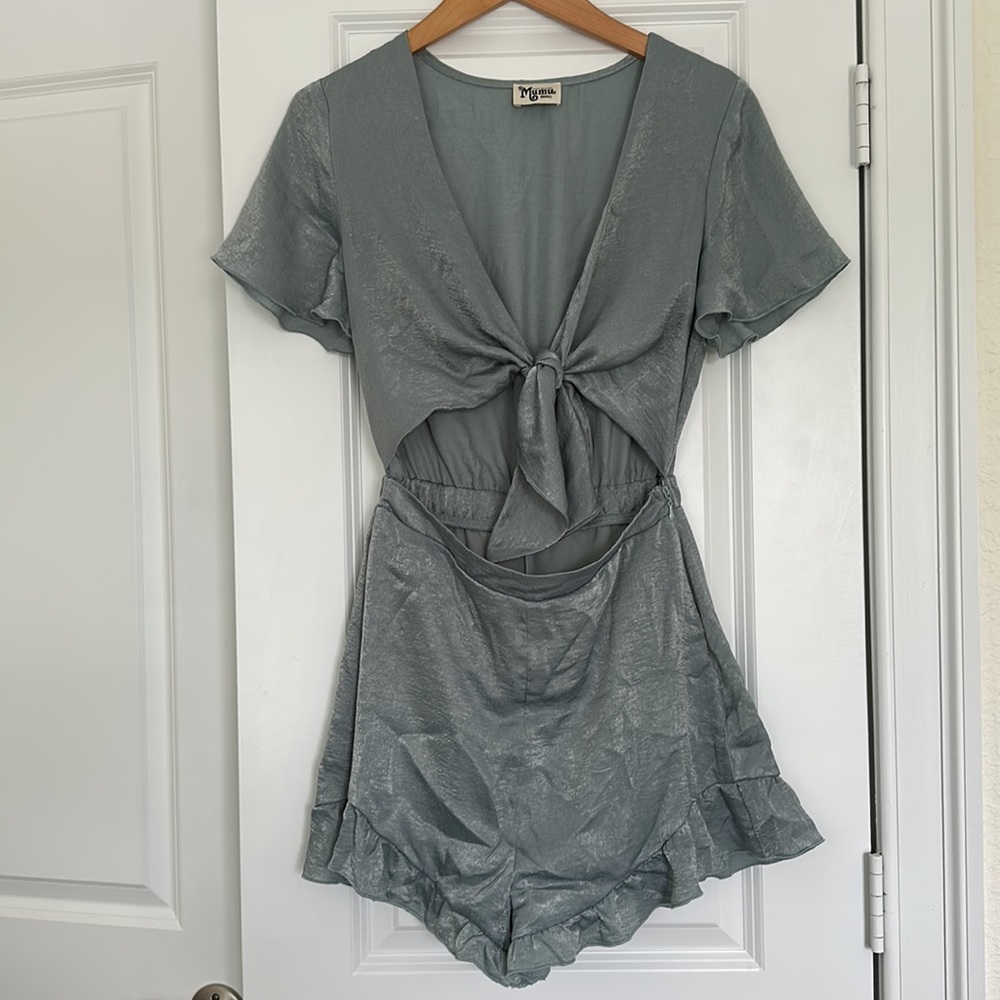 Show Me Your MuMu romper Size Small